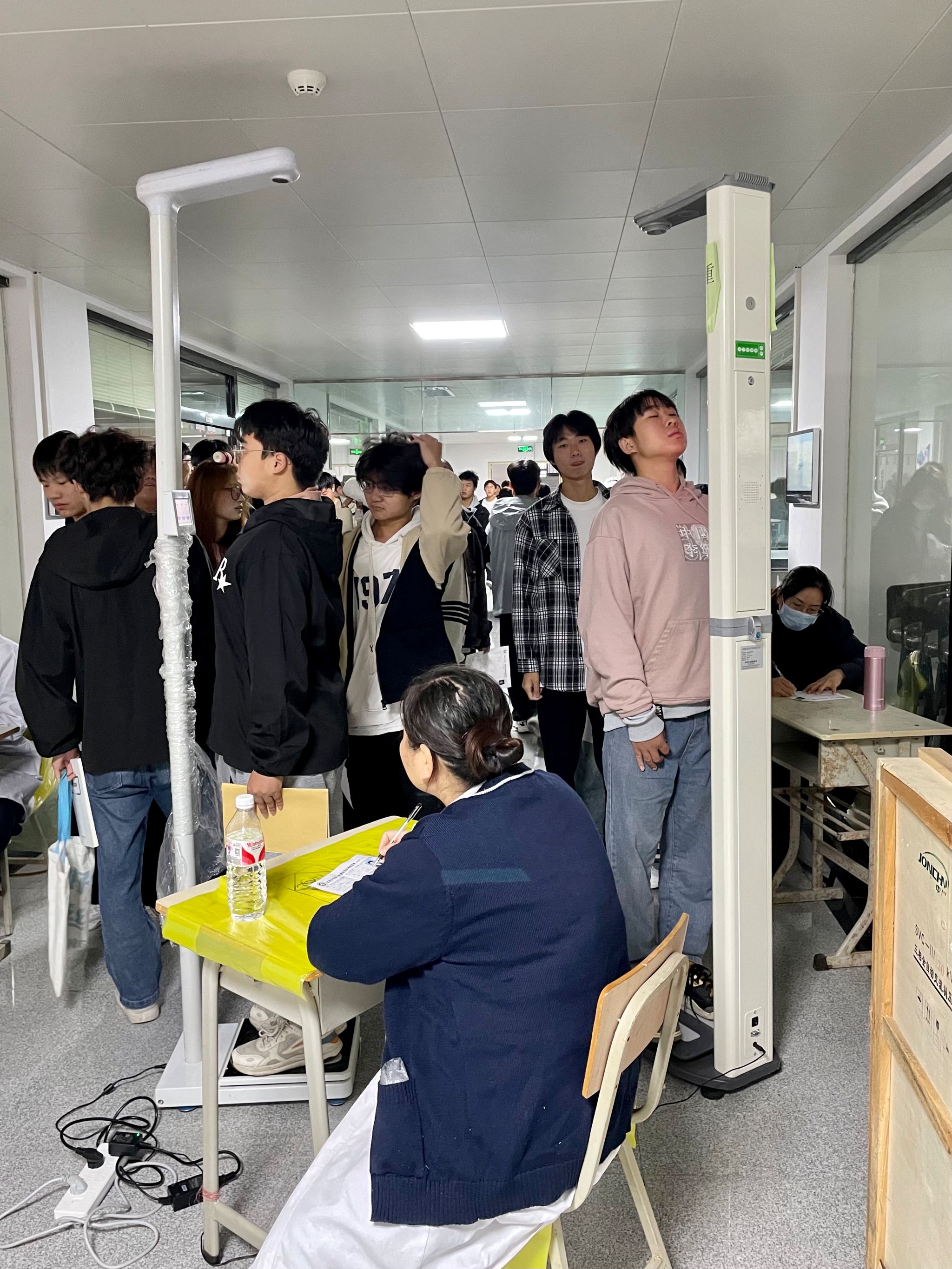 学校有序组织2024级新生体检-黄河水利职业技术学院黄河涛声