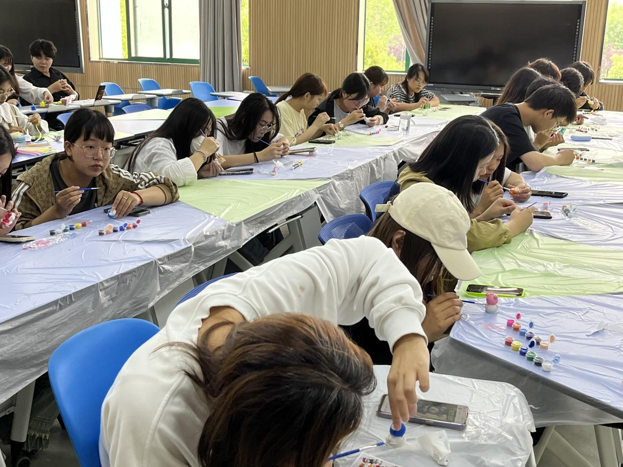 信息工程学院心晴社 “萌系大自然,巧手微景观”心理健康月手工活动-黄河水利职业技术大学信息工程学院